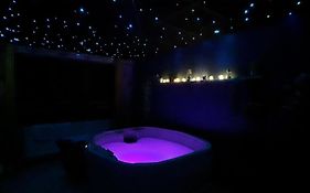 Gîte l'échappée étoilée et son jacuzzi privatif